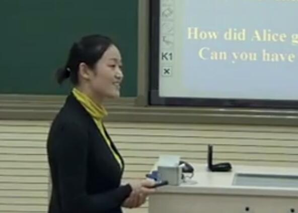 ���а���꼉Ӣ�Z����ģ�K�ڶ���Ԫshe was thinking about her cat�|��ʡ��(y��u)�n