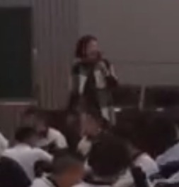 �����г����Z�Ľ̎��n�ý̌W��ِ��ِ18���ҵ�ĸ�H��