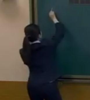 �˽̲�����С�W�Z�Ķ��꼉�σ��R��4������ļ��衷��һ�n�r_����ʡ���n