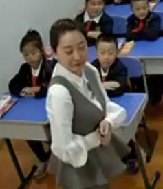 �˽̲�����С�W�Z�Ķ��꼉�σԵ�5�n������Į���������ʡ�����n