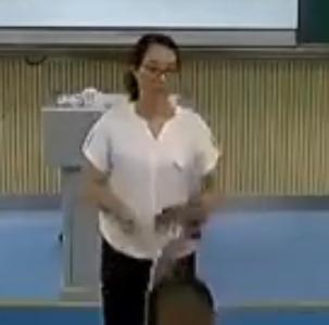 �˽̲���������Z�ľ��꼉�σԵ�12�n������ͤ��ѩ������ʡ���n