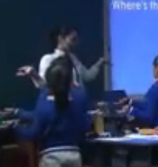 ������С�WӢ�Z�̌W�u��չʾ�F���n�̌WչʾA Naughty Bee��ͨ���H�WУ