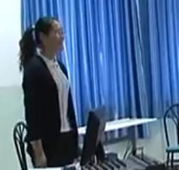 �˽̰�����Z���x���Ї�С�f���p���و��F��ӛ֮�ֵ��]�������O���F