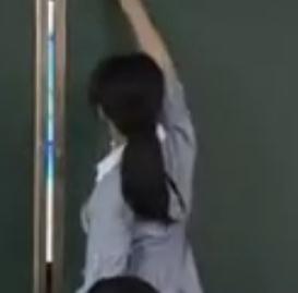 �ʐ۰����꼉�σ�Unit 2 Looking Different Topic I have a small nose Section A����ʡ���n