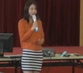 �Ϻ���С�WӢ�Z�̎��n�ý̌W�^ĦHappy Chilen's day�������̎��f�nҕ�l����䛣�