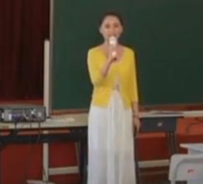 �Ϻ���С�WӢ�Z�̎��n�ý̌W�^ĦLucy's week ��ɽ�^���̎��f�nҕ�l����䛣�