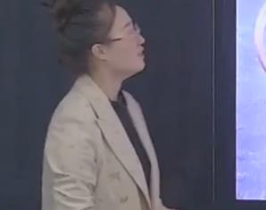 ���е����������½̲��n�ý̌W���|�n��ِ�˽̰���޶������¡��h���c�lչ�����Ĺ����}�о�����̼ʳƷ֪����