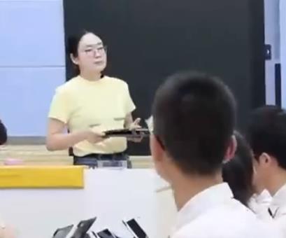 ������������n���½̲ă�(y��u)�|(zh��)�n��ِ��ʡِ���˽̰�y(t��ng)���Z(y��)�ı�����(c��)������Ԫ΢���}����1�n�r(sh��)���L˼·����߉݋��