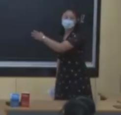 �����г��Д�(sh��)�W(xu��)�������B(y��ng)�n�ý̌W(xu��)�n��չʾ��ͬ��ĸ��ʽ�ļӜp����������ĸ��ʽ�ļӜp����