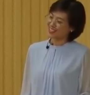 ��ʮ���ȫ��С�WӢ�Z�̎��̌W��������ِ�߽̌W�^Ħ��ӑ���n��չʾ11 B5.���̰�����M2U5 my friends enjoy a story the lion and the mouse