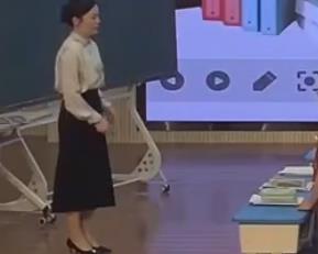 部編教材小學語文優質課現場(臨沂)【觀摩比賽+逐字稿】駐城組0421下午人物描寫一組《兩莖燈草》