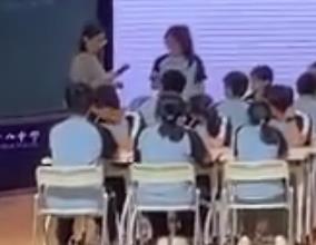 �ؑc�и���Ӣ�Z(y��)�̎���(y��u)�|(zh��)�n�̌W(xu��)��ِ�˽�Unit 1 (reading for writin)